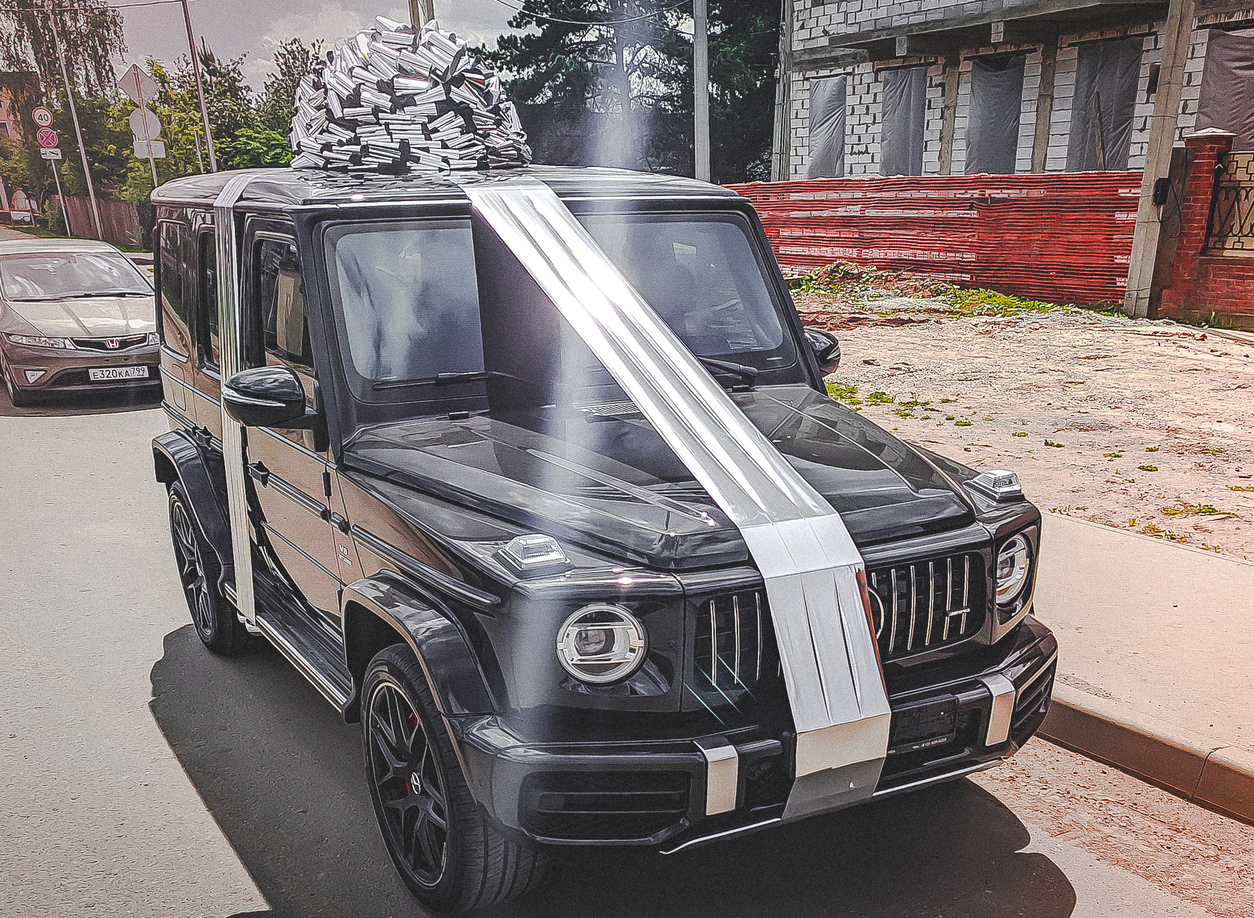большой подарочный бант на машину автомобиль в москве упаковка огромным бантиком Бант на машину Белый